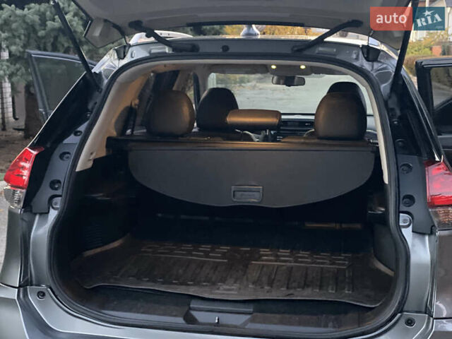 Серый Ниссан Rogue, объемом двигателя 2.5 л и пробегом 165 тыс. км за 13500 $, фото 35 на Automoto.ua