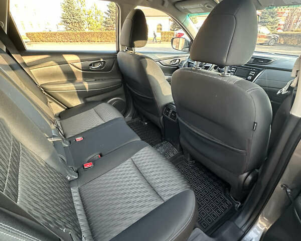 Серый Ниссан Rogue, объемом двигателя 2.49 л и пробегом 206 тыс. км за 12999 $, фото 18 на Automoto.ua