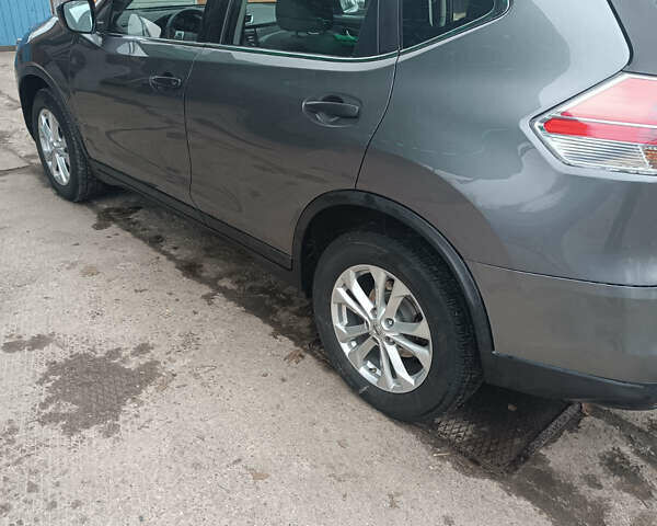 Серый Ниссан Rogue, объемом двигателя 2.5 л и пробегом 137 тыс. км за 11550 $, фото 1 на Automoto.ua