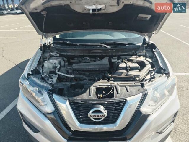Ниссан Rogue 2016 в Киеве на Automoto.ua Серый Ниссан Rogue, объемом двигателя 2.5 л и пробегом 205 тыс. км за 12600 $, фото 10 на Automoto.ua