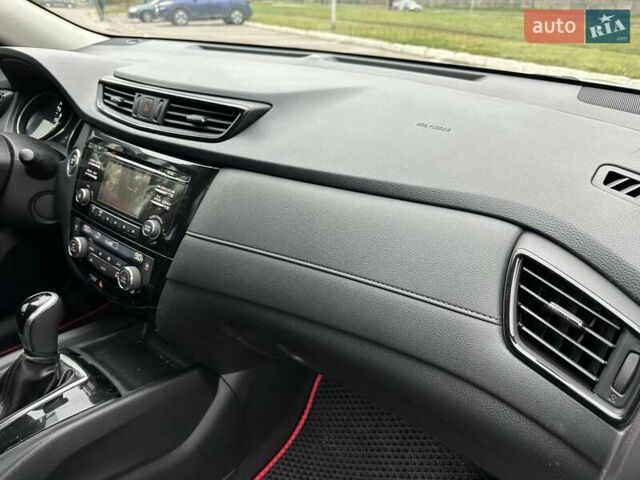 Серый Ниссан Rogue, объемом двигателя 2.49 л и пробегом 162 тыс. км за 11700 $, фото 11 на Automoto.ua