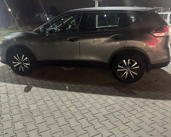 Сірий Ніссан Rogue, об'ємом двигуна 2.49 л та пробігом 207 тис. км за 11350 $, фото 2 на Automoto.ua