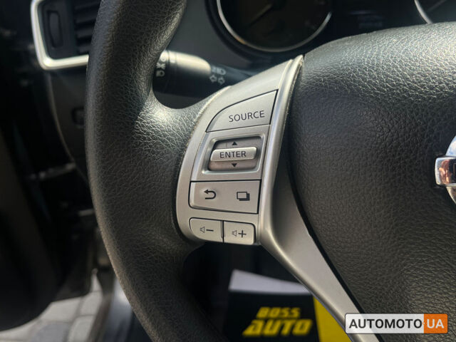 Серый Ниссан Rogue, объемом двигателя 2.5 л и пробегом 132 тыс. км за 12700 $, фото 14 на Automoto.ua