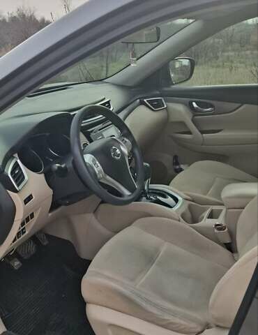 Серый Ниссан Rogue, объемом двигателя 2.5 л и пробегом 112 тыс. км за 12500 $, фото 4 на Automoto.ua