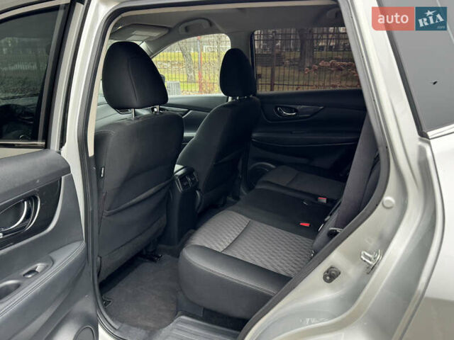 Сірий Ніссан Rogue, об'ємом двигуна 2.49 л та пробігом 165 тис. км за 10900 $, фото 16 на Automoto.ua