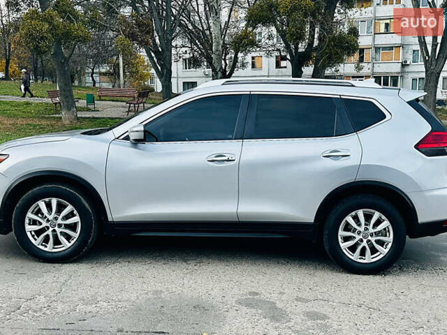 Серый Ниссан Rogue, объемом двигателя 2.49 л и пробегом 190 тыс. км за 12200 $, фото 13 на Automoto.ua