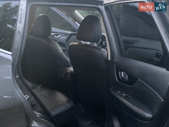 Серый Ниссан Rogue, объемом двигателя 2.5 л и пробегом 165 тыс. км за 13500 $, фото 32 на Automoto.ua