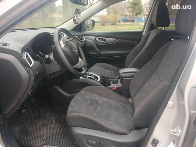 Серый Ниссан Rogue, объемом двигателя 2.5 л и пробегом 148 тыс. км за 12990 $, фото 9 на Automoto.ua