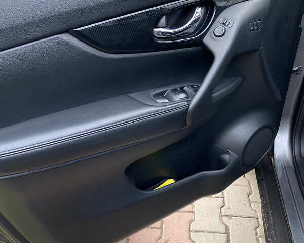 Серый Ниссан Rogue, объемом двигателя 2.49 л и пробегом 222 тыс. км за 15000 $, фото 5 на Automoto.ua