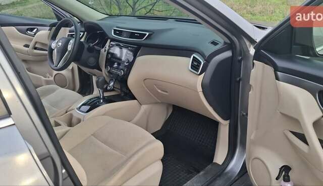 Серый Ниссан Rogue, объемом двигателя 2.5 л и пробегом 112 тыс. км за 12500 $, фото 6 на Automoto.ua