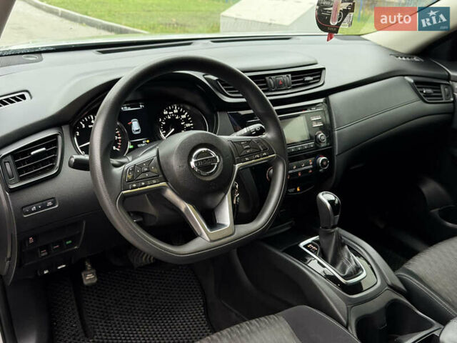 Серый Ниссан Rogue, объемом двигателя 2.49 л и пробегом 157 тыс. км за 13799 $, фото 9 на Automoto.ua