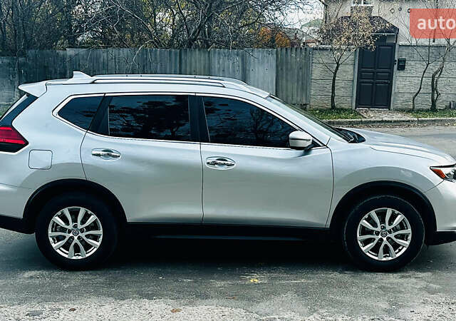 Серый Ниссан Rogue, объемом двигателя 2.49 л и пробегом 190 тыс. км за 12200 $, фото 14 на Automoto.ua