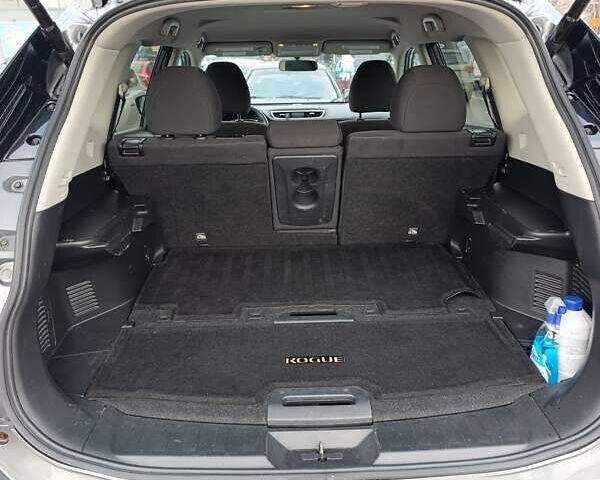 Серый Ниссан Rogue, объемом двигателя 2.49 л и пробегом 78 тыс. км за 13400 $, фото 10 на Automoto.ua