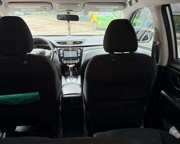 Серый Ниссан Rogue, объемом двигателя 2.49 л и пробегом 172 тыс. км за 13500 $, фото 15 на Automoto.ua