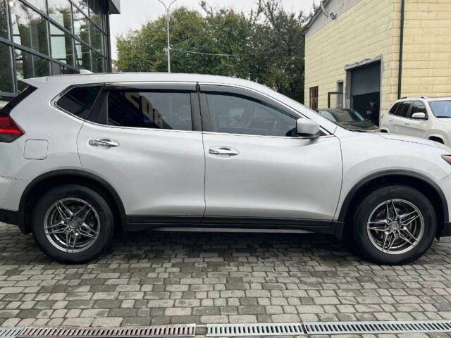 Серый Ниссан Rogue, объемом двигателя 2.5 л и пробегом 165 тыс. км за 14400 $, фото 7 на Automoto.ua