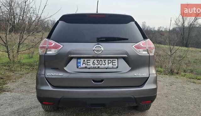 Серый Ниссан Rogue, объемом двигателя 2.5 л и пробегом 112 тыс. км за 12500 $, фото 2 на Automoto.ua