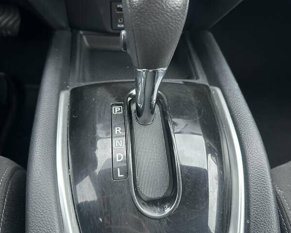 Сірий Ніссан Rogue, об'ємом двигуна 2.49 л та пробігом 135 тис. км за 12000 $, фото 6 на Automoto.ua