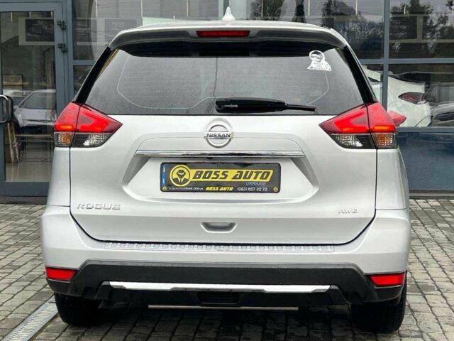 Серый Ниссан Rogue, объемом двигателя 2.5 л и пробегом 165 тыс. км за 14400 $, фото 5 на Automoto.ua