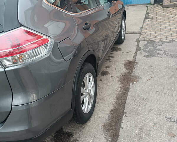 Серый Ниссан Rogue, объемом двигателя 2.5 л и пробегом 137 тыс. км за 11550 $, фото 3 на Automoto.ua