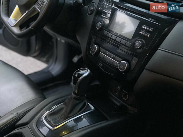 Серый Ниссан Rogue, объемом двигателя 2.5 л и пробегом 165 тыс. км за 13500 $, фото 29 на Automoto.ua