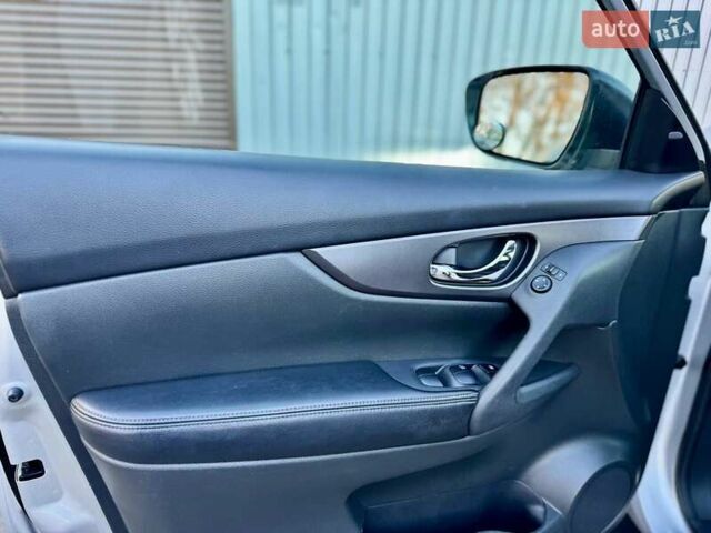 Серый Ниссан Rogue, объемом двигателя 2.5 л и пробегом 113 тыс. км за 13500 $, фото 19 на Automoto.ua