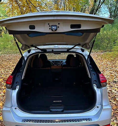 Сірий Ніссан Rogue, об'ємом двигуна 2.49 л та пробігом 79 тис. км за 13200 $, фото 9 на Automoto.ua