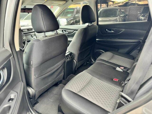 Серый Ниссан Rogue, объемом двигателя 2.5 л и пробегом 161 тыс. км за 13200 $, фото 14 на Automoto.ua