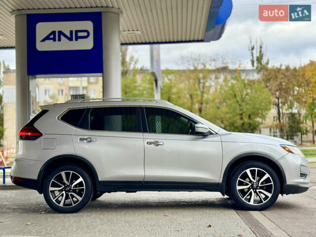 Серый Ниссан Rogue, объемом двигателя 2.49 л и пробегом 157 тыс. км за 13799 $, фото 3 на Automoto.ua