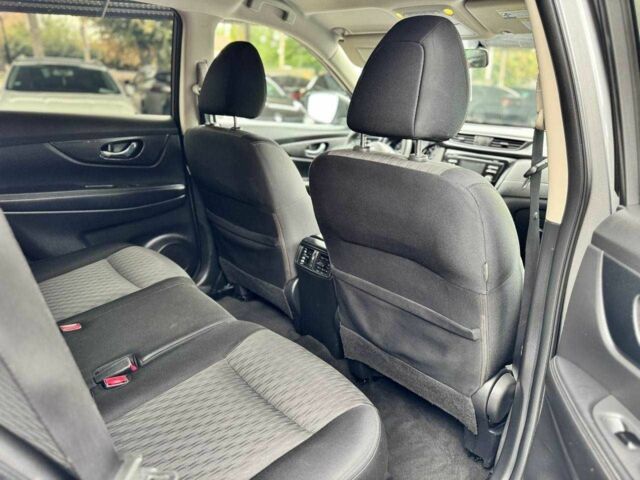 Серый Ниссан Rogue, объемом двигателя 2.5 л и пробегом 161 тыс. км за 13200 $, фото 16 на Automoto.ua