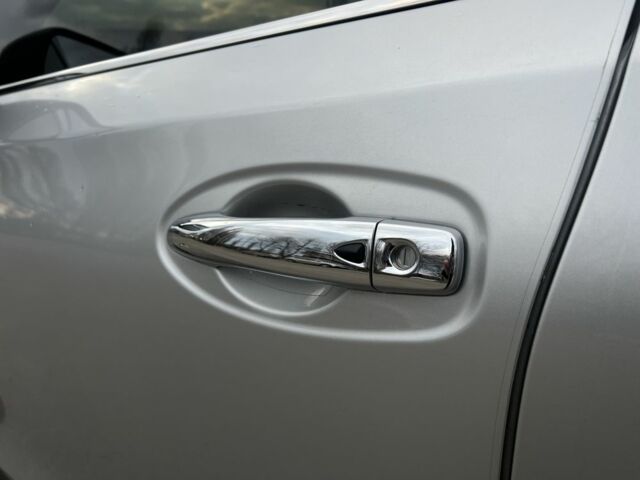 Серый Ниссан Rogue, объемом двигателя 2.5 л и пробегом 150 тыс. км за 13999 $, фото 9 на Automoto.ua