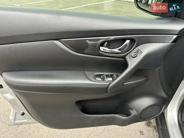 Серый Ниссан Rogue, объемом двигателя 2.49 л и пробегом 162 тыс. км за 11700 $, фото 18 на Automoto.ua