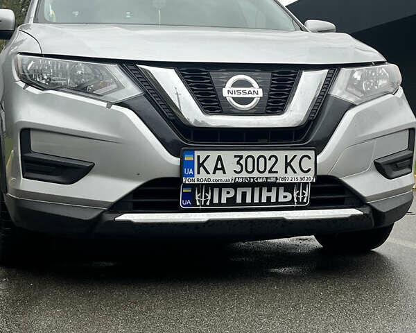Серый Ниссан Rogue, объемом двигателя 2.5 л и пробегом 215 тыс. км за 15000 $, фото 8 на Automoto.ua