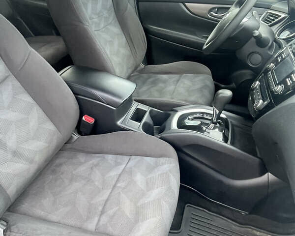 Сірий Ніссан Rogue, об'ємом двигуна 2.49 л та пробігом 148 тис. км за 13800 $, фото 8 на Automoto.ua