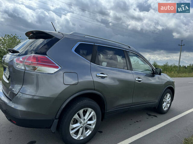 Серый Ниссан Rogue, объемом двигателя 2.49 л и пробегом 122 тыс. км за 14000 $, фото 7 на Automoto.ua