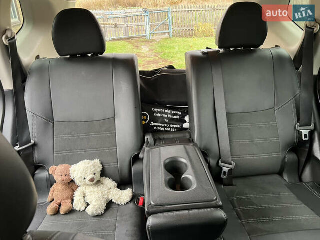 Серый Ниссан Rogue, объемом двигателя 2.49 л и пробегом 170 тыс. км за 16000 $, фото 10 на Automoto.ua