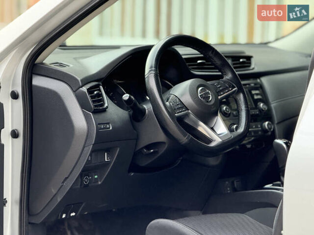 Серый Ниссан Rogue, объемом двигателя 2.5 л и пробегом 162 тыс. км за 12900 $, фото 41 на Automoto.ua