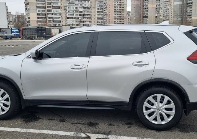 Серый Ниссан Rogue, объемом двигателя 2.5 л и пробегом 120 тыс. км за 15600 $, фото 1 на Automoto.ua