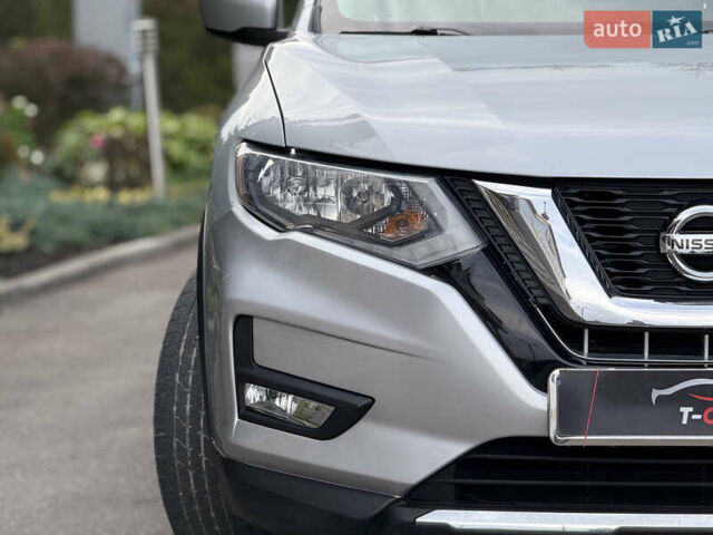 Серый Ниссан Rogue, объемом двигателя 2.5 л и пробегом 162 тыс. км за 12900 $, фото 7 на Automoto.ua
