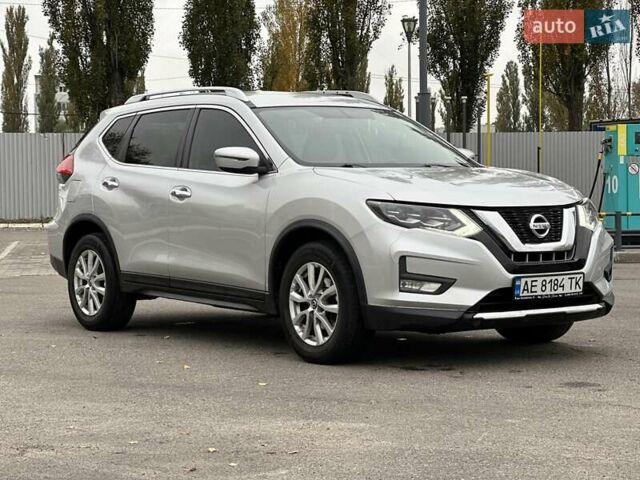 Серый Ниссан Rogue, объемом двигателя 2.49 л и пробегом 162 тыс. км за 11700 $, фото 2 на Automoto.ua