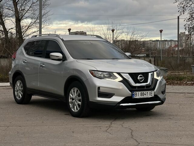 Серый Ниссан Rogue, объемом двигателя 2.5 л и пробегом 150 тыс. км за 13999 $, фото 1 на Automoto.ua