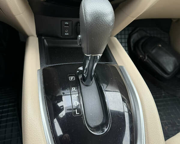 Сірий Ніссан Rogue, об'ємом двигуна 2.49 л та пробігом 138 тис. км за 11999 $, фото 74 на Automoto.ua