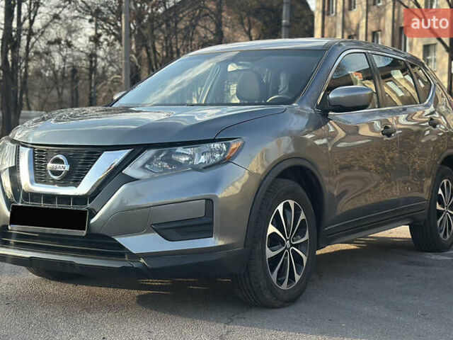 Серый Ниссан Rogue, объемом двигателя 2.49 л и пробегом 206 тыс. км за 12999 $, фото 1 на Automoto.ua