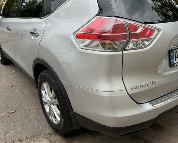 Серый Ниссан Rogue, объемом двигателя 2.49 л и пробегом 172 тыс. км за 13500 $, фото 7 на Automoto.ua