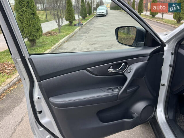 Сірий Ніссан Rogue, об'ємом двигуна 2.49 л та пробігом 165 тис. км за 10900 $, фото 15 на Automoto.ua