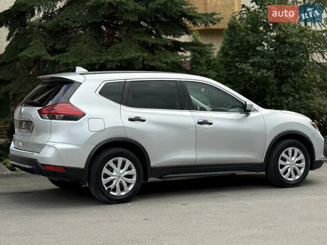Серый Ниссан Rogue, объемом двигателя 2.5 л и пробегом 162 тыс. км за 12900 $, фото 13 на Automoto.ua
