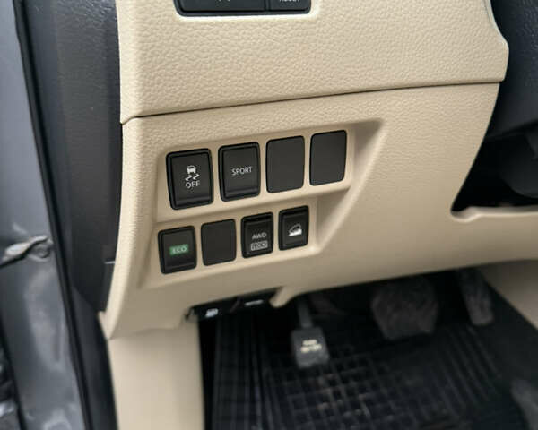 Сірий Ніссан Rogue, об'ємом двигуна 2.49 л та пробігом 138 тис. км за 11999 $, фото 28 на Automoto.ua