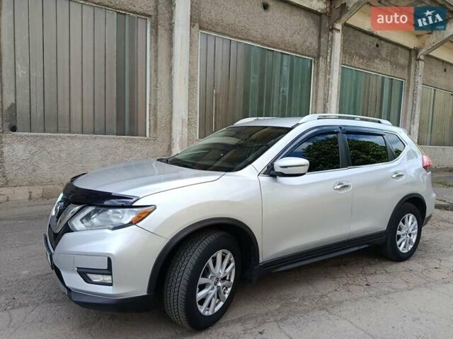 Сірий Ніссан Rogue, об'ємом двигуна 2.5 л та пробігом 170 тис. км за 12800 $, фото 1 на Automoto.ua