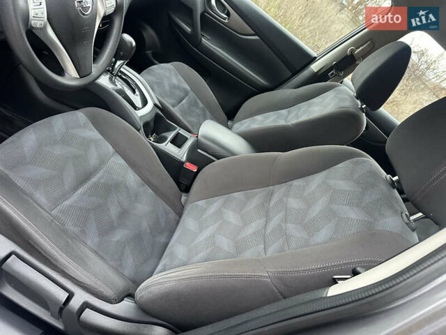 Сірий Ніссан Rogue, об'ємом двигуна 2.49 л та пробігом 135 тис. км за 12000 $, фото 24 на Automoto.ua