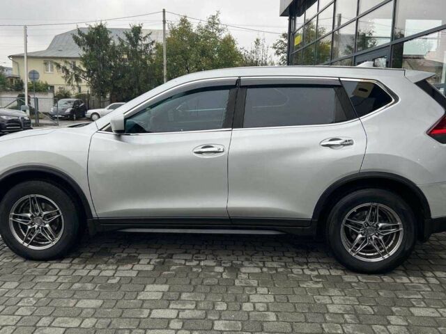 Серый Ниссан Rogue, объемом двигателя 2.5 л и пробегом 165 тыс. км за 14400 $, фото 3 на Automoto.ua