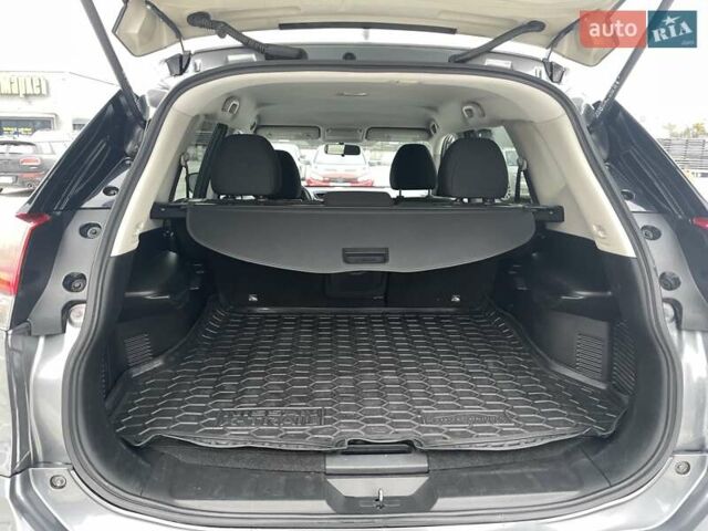 Серый Ниссан Rogue, объемом двигателя 2.49 л и пробегом 117 тыс. км за 15990 $, фото 6 на Automoto.ua